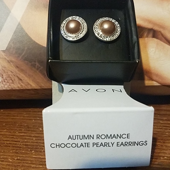 Avon Jewelry - Autumn Romance Chocolate Pearly Earrings Avon Jewelry - Autumn Romance Chocolate Pearly Earrings